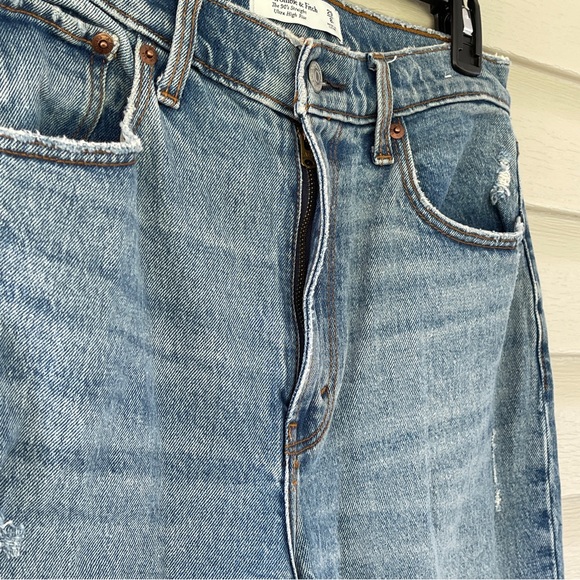 Abercrombie & Fitch The 90's Straight Ultra High Rise Distressed Jeans Size 29 - Picture 7 of 10
